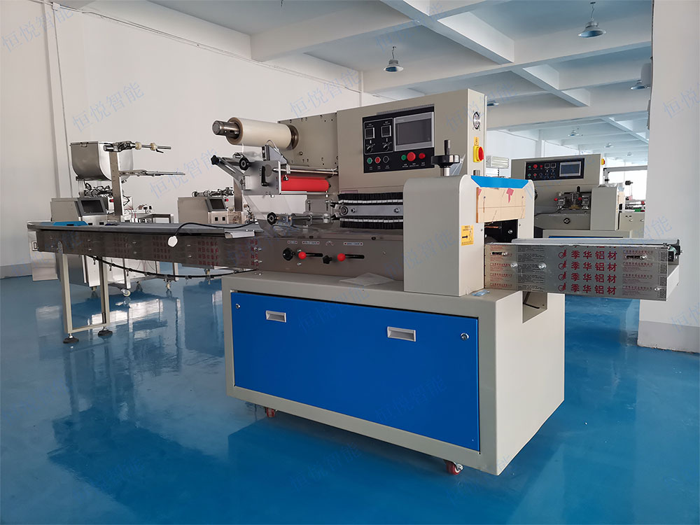 枕式包裝機(jī).jpg 枕式包裝機(jī).jpg